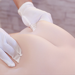Fesses luxueuses et douces comme un nuage, niveau de l'onde de hanche