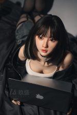 Jiusheng 148cm4ft10 B-Cup Silikon Sex Puppe - Betty bei rosemarydoll