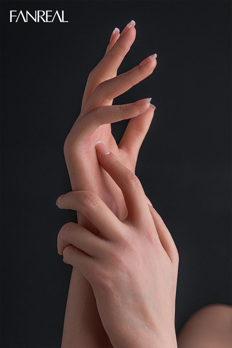 Squelette de main à articulation sphérique